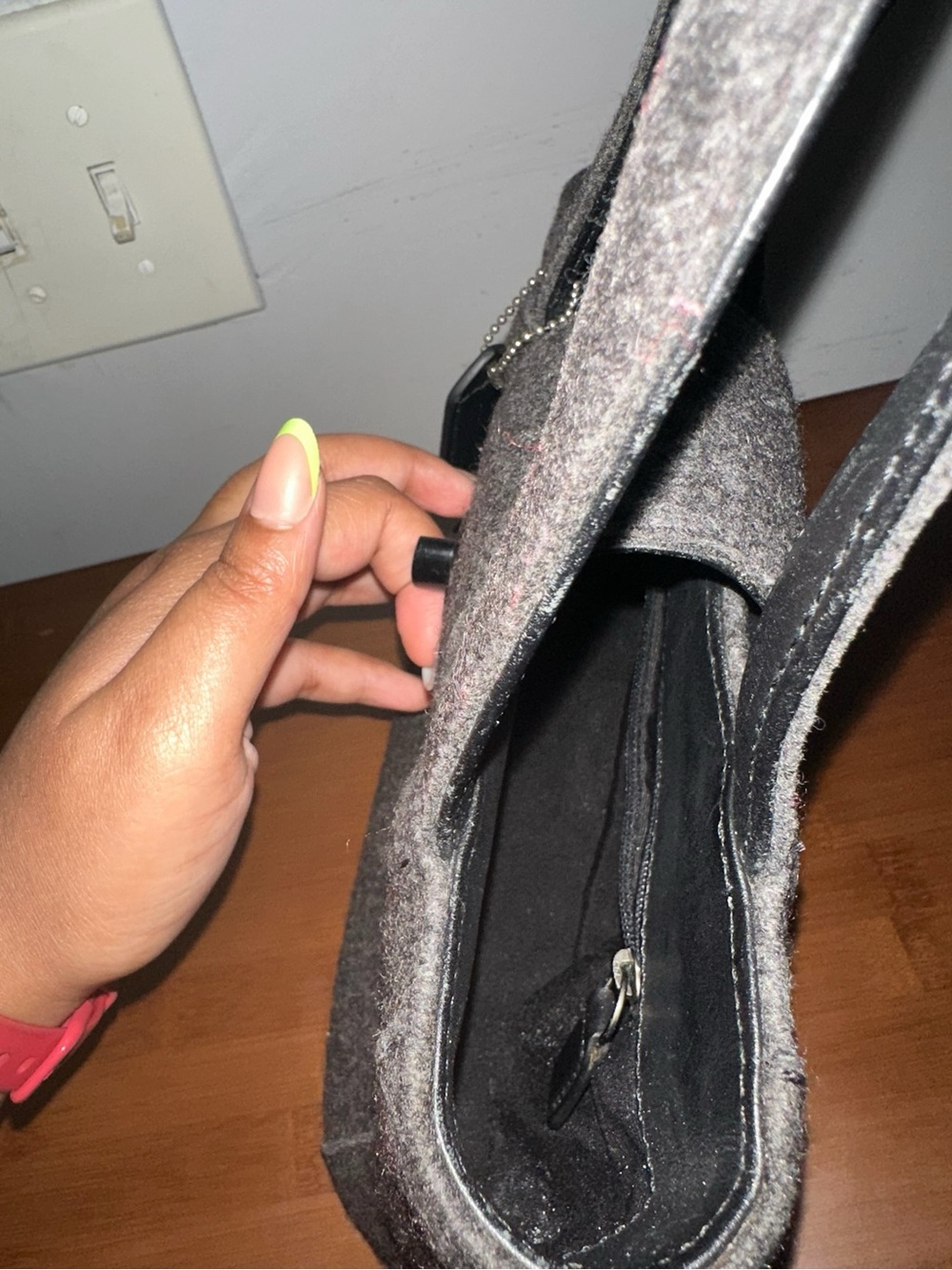 Coach Gray Wool Tote Handbag with Turn-Lock Closure - Picture 4 of 10